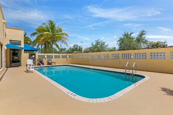 Best Western Plus Miami Executive Airport Hotel & Suites image 2