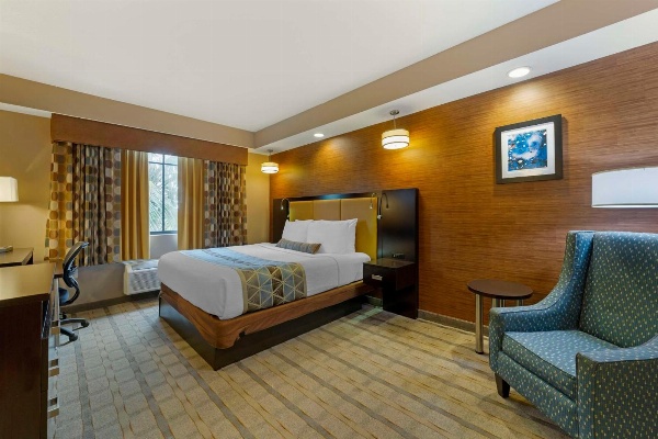 Best Western Plus Miami Executive Airport Hotel & Suites image 3